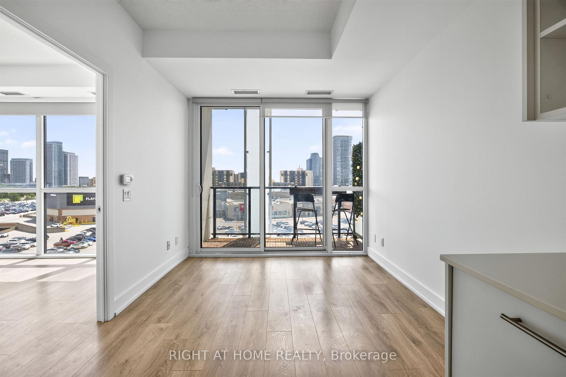 Photo 10 of Unit 712, 128 Fairview Mall Drive, North York, Don Valley Village — HOMEH