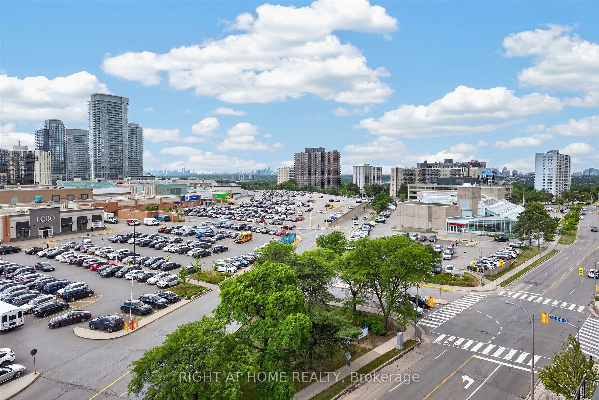 Photo 17 of Unit 712, 128 Fairview Mall Drive, North York, Don Valley Village — HOMEH