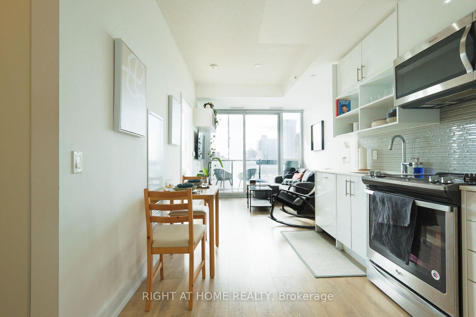 Photo 20 of Unit 712, 128 Fairview Mall Drive, North York, Don Valley Village — HOMEH