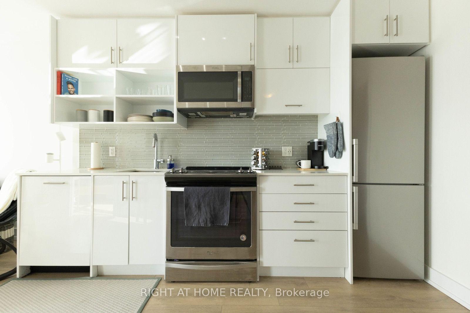 Photo 22 of Unit 712, 128 Fairview Mall Drive, North York, Don Valley Village — HOMEH
