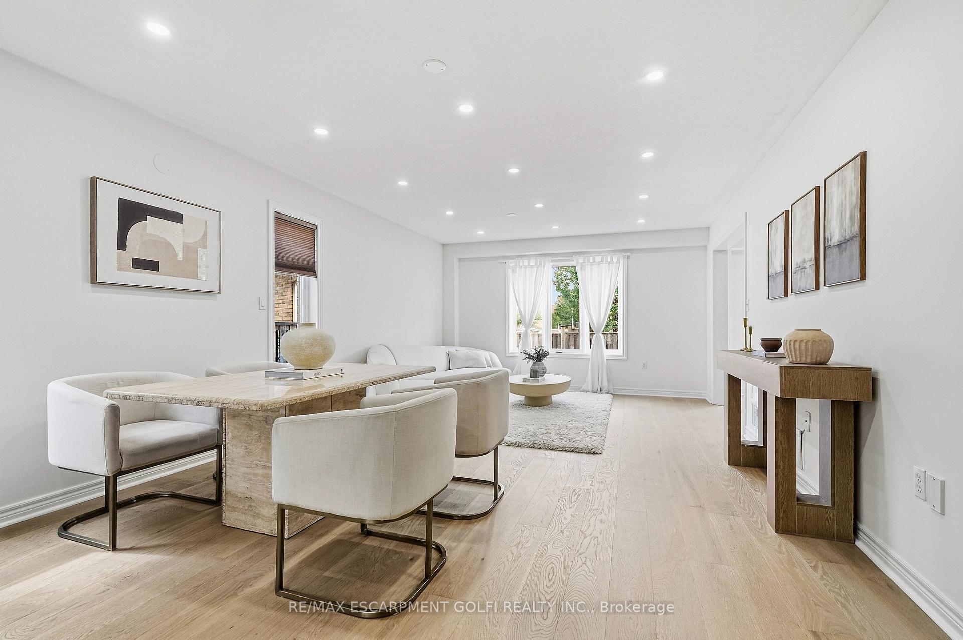 Photo 5 of 115 Bocelli Crescent, Hamilton, Stoney Creek — HOMEH