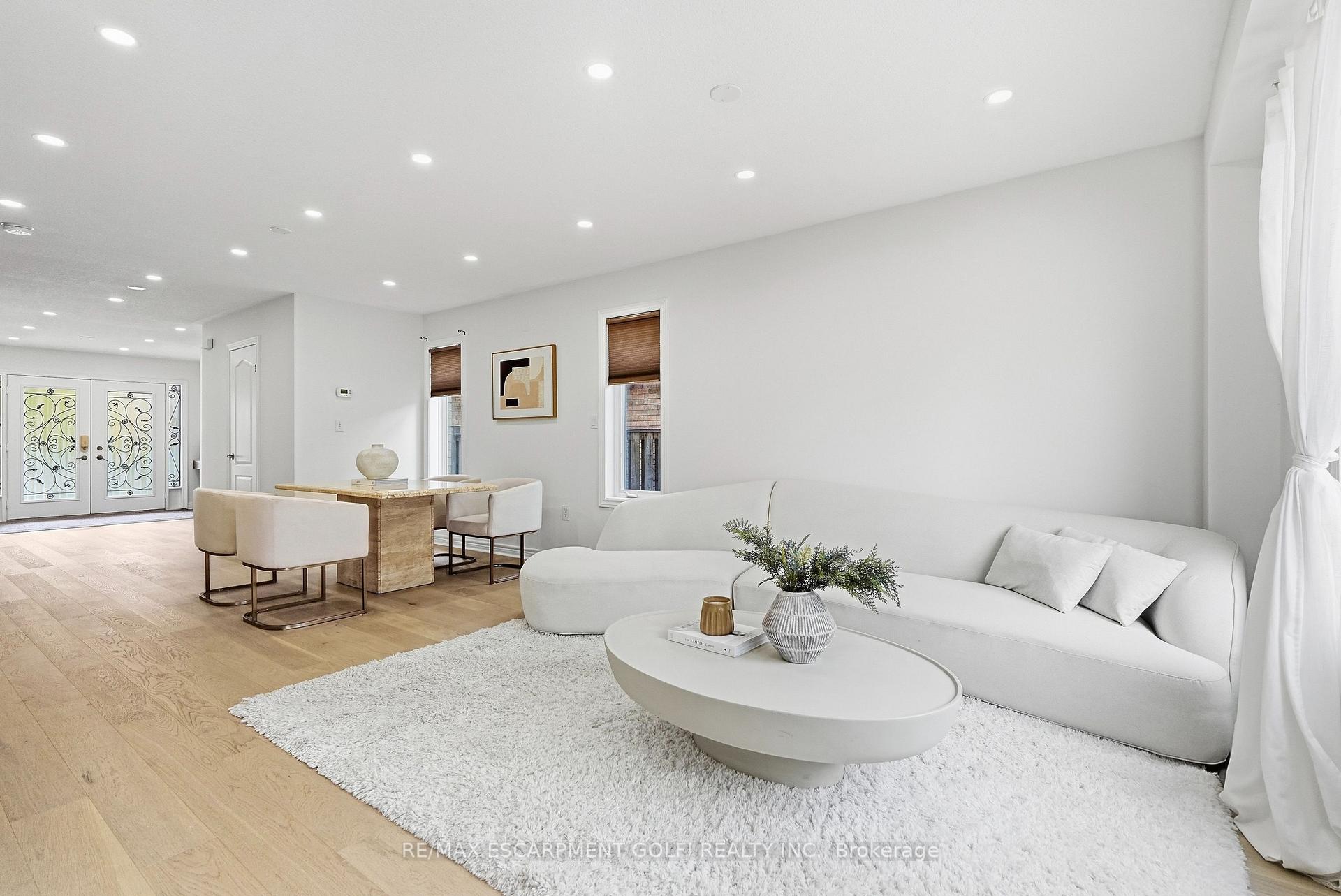 Photo 6 of 115 Bocelli Crescent, Hamilton, Stoney Creek — HOMEH