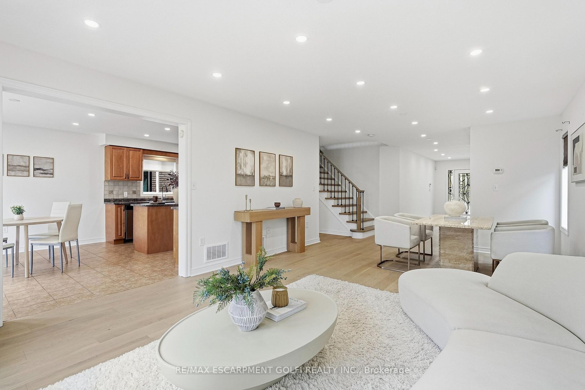 Photo 7 of 115 Bocelli Crescent, Hamilton, Stoney Creek — HOMEH
