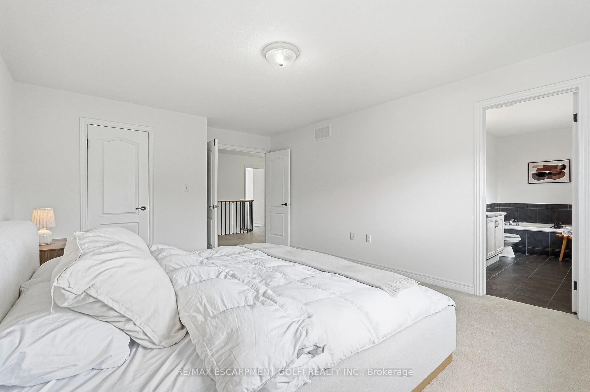 Photo 16 of 115 Bocelli Crescent, Hamilton, Stoney Creek — HOMEH