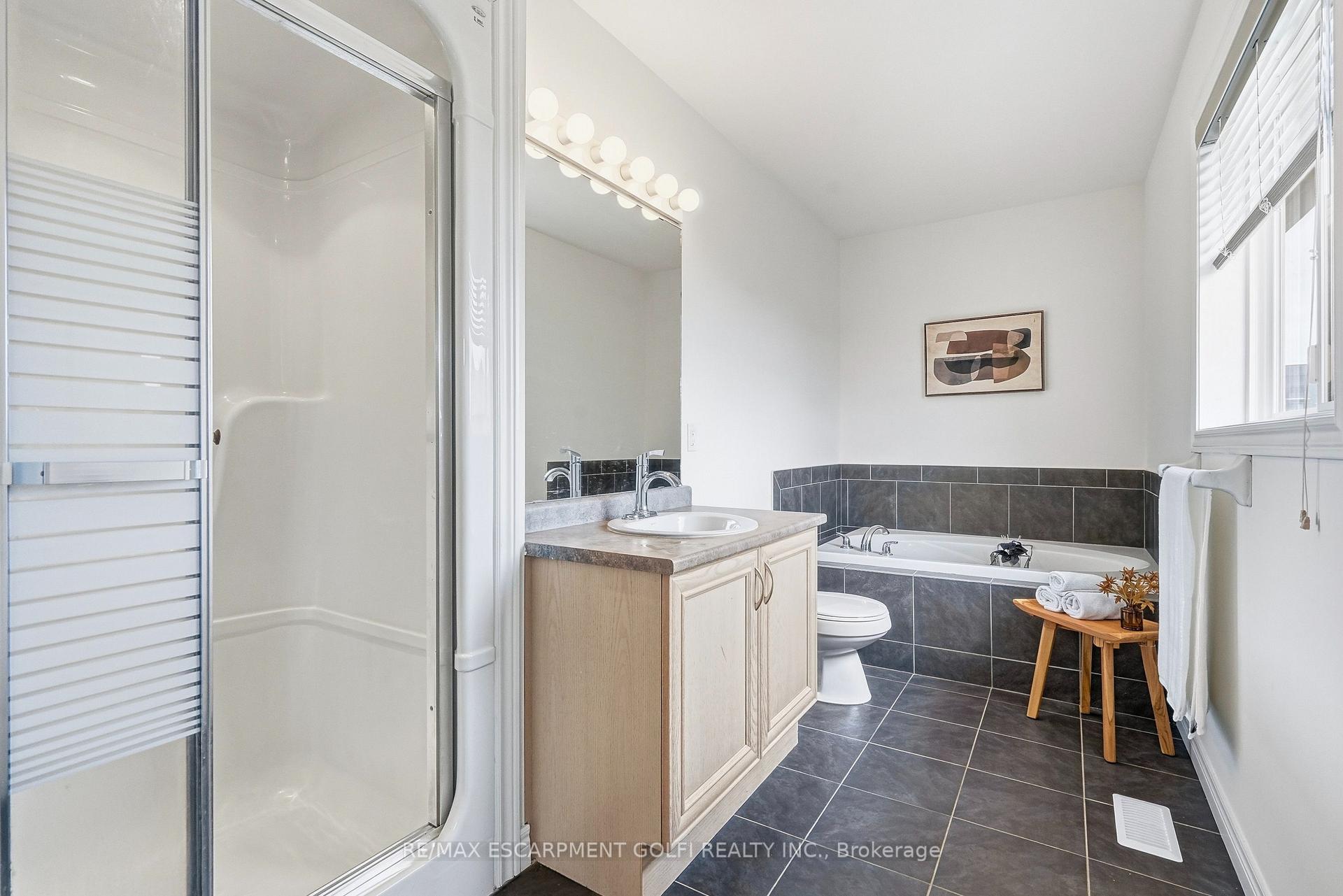 Photo 17 of 115 Bocelli Crescent, Hamilton, Stoney Creek — HOMEH