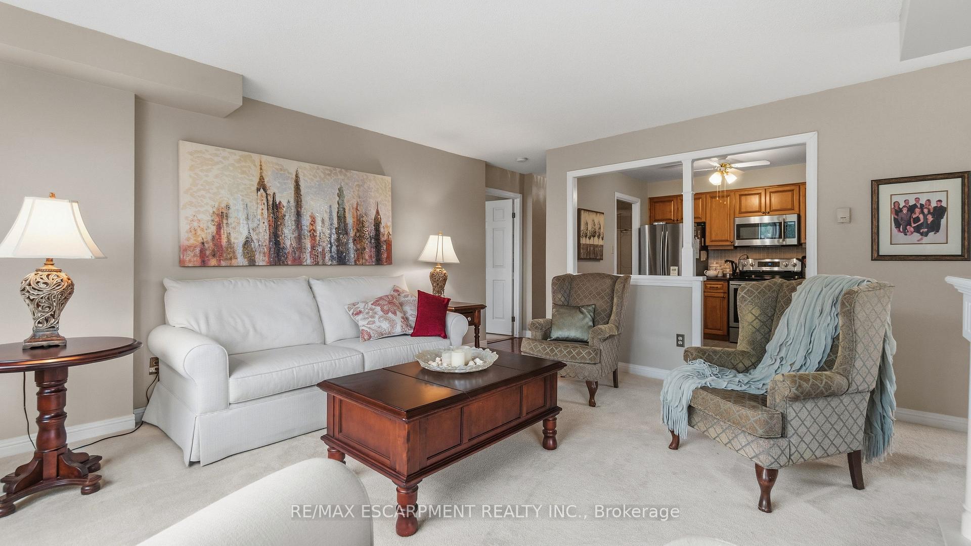 Photo 6 of Unit 510, 8 Village Green Boulevard, Hamilton, Stoney Creek — HOMEH