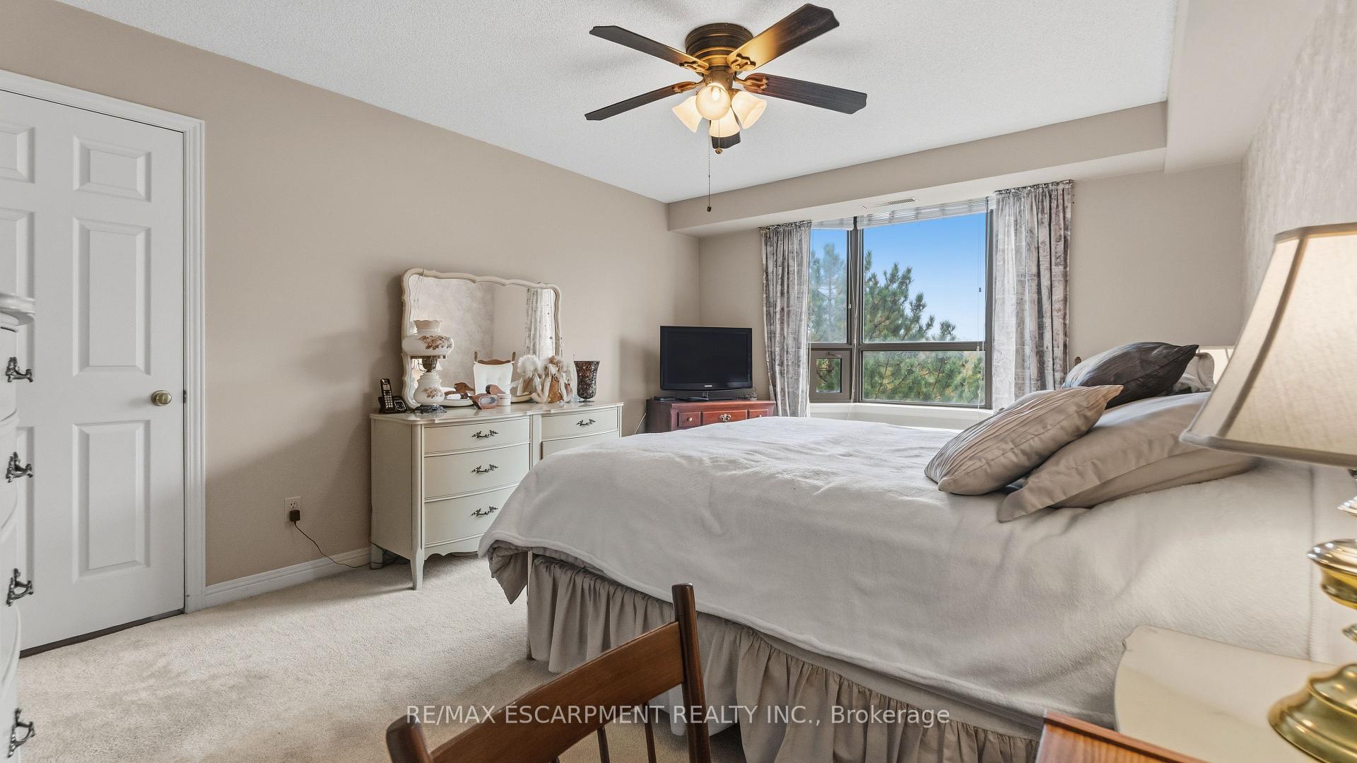 Photo 20 of Unit 510, 8 Village Green Boulevard, Hamilton, Stoney Creek — HOMEH