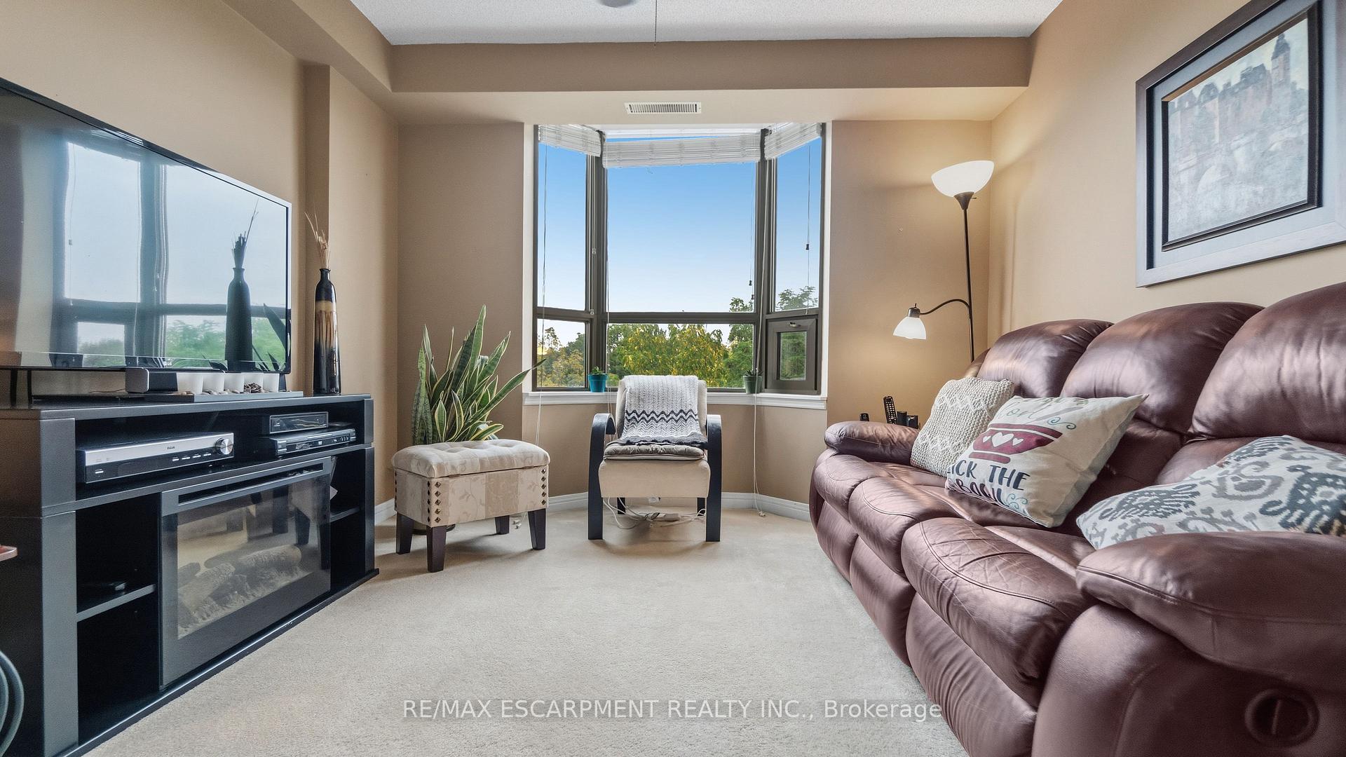 Photo 23 of Unit 510, 8 Village Green Boulevard, Hamilton, Stoney Creek — HOMEH