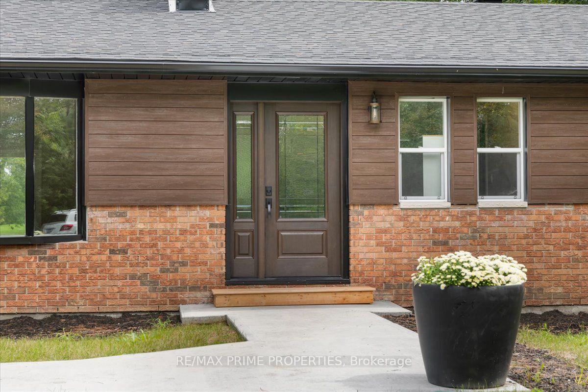 Photo 2 of 6636 Marina Drive, Ottawa, Manotick South to Roger Stevens — HOMEH