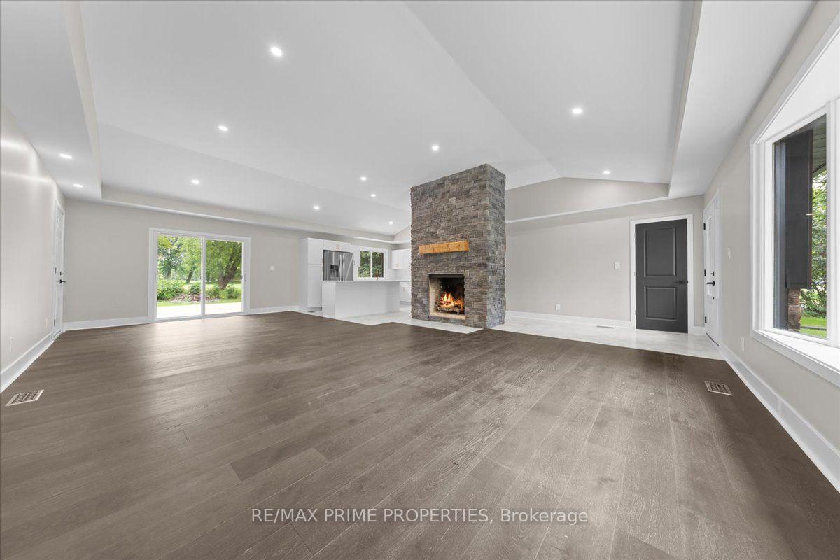 Photo 4 of 6636 Marina Drive, Ottawa, Manotick South to Roger Stevens — HOMEH
