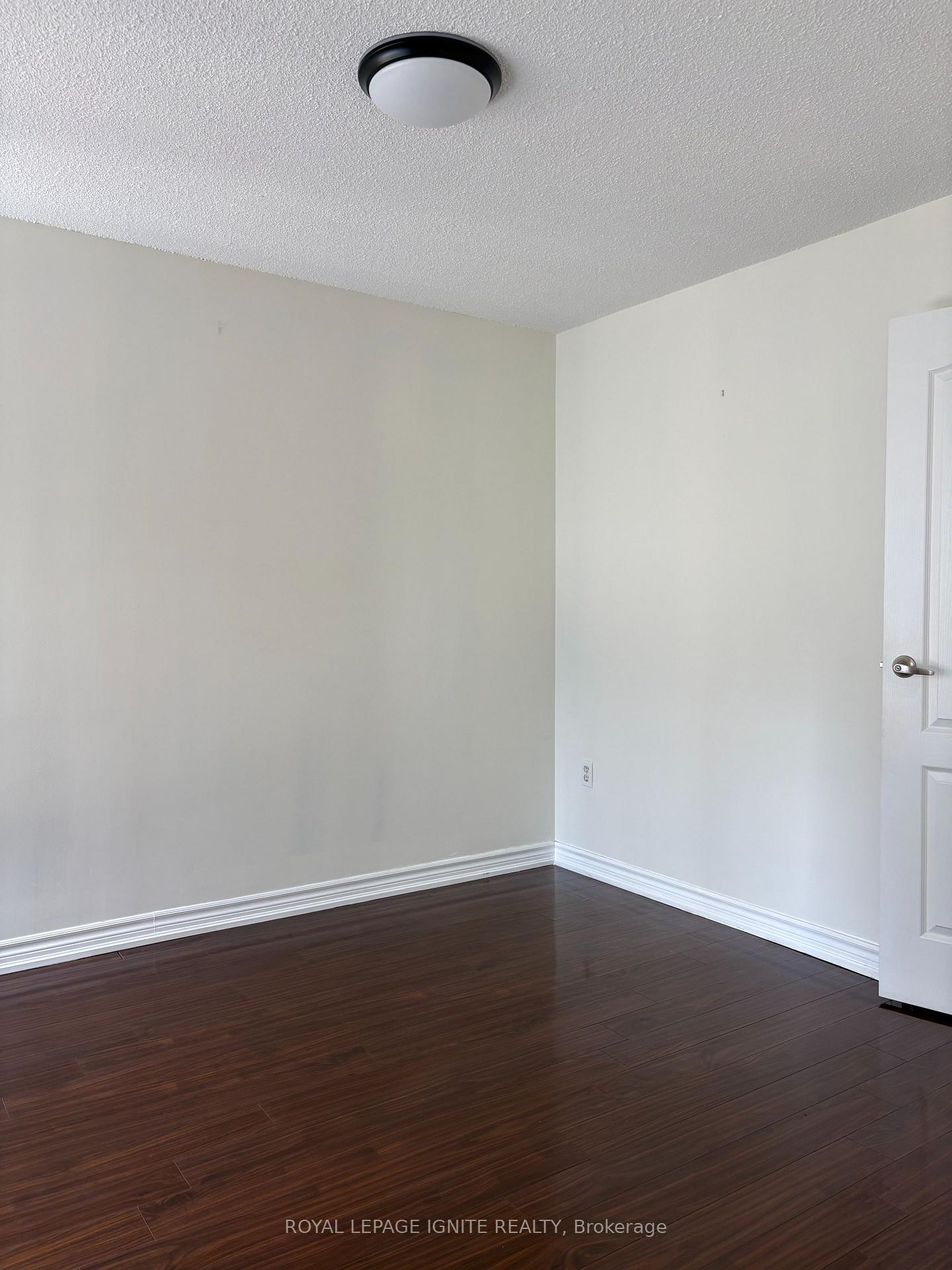 Photo 5 of Unit 1105, 3590 Kaneff Crescent, Mississauga, Mississauga Valleys — HOMEH