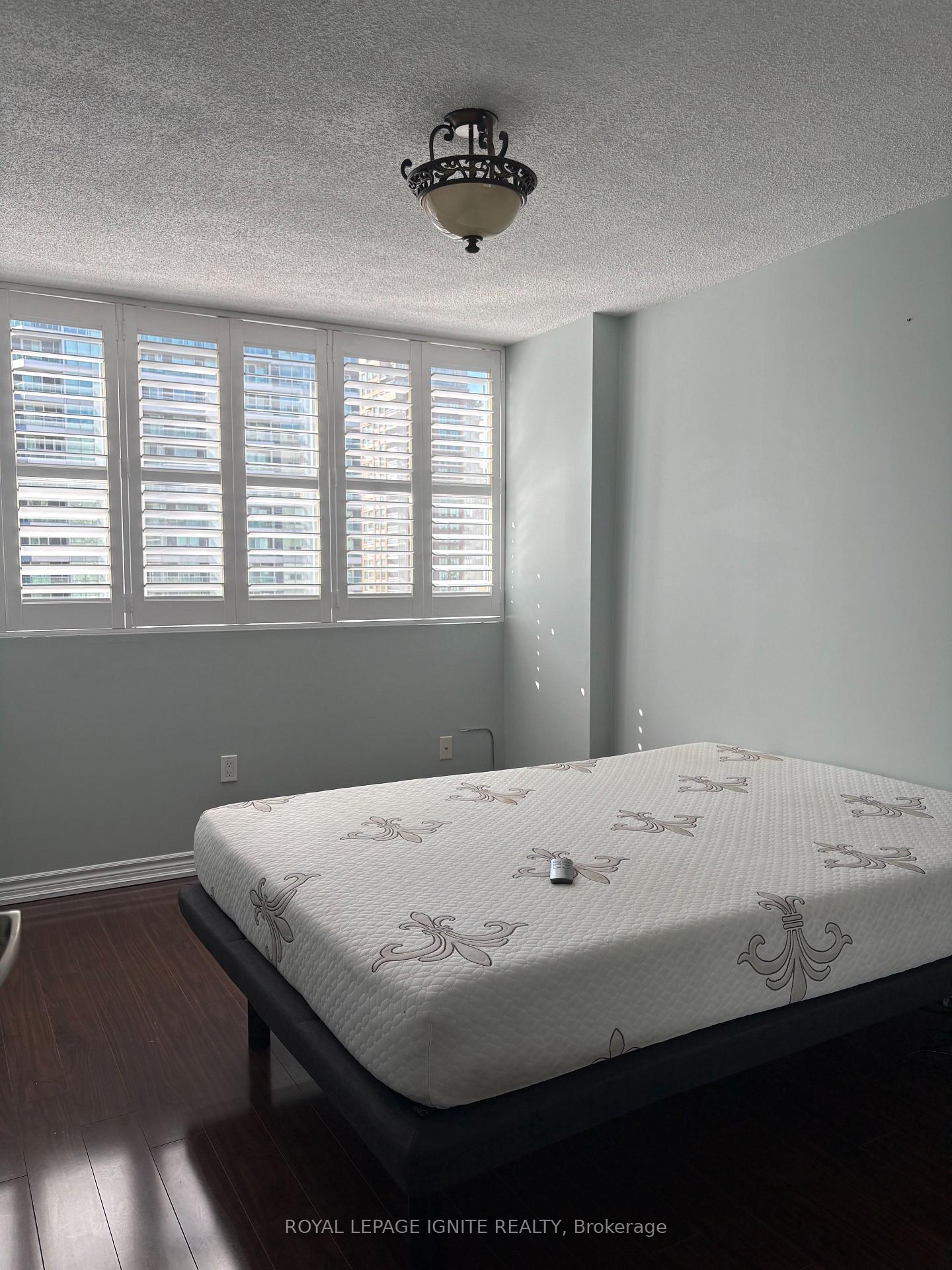 Photo 6 of Unit 1105, 3590 Kaneff Crescent, Mississauga, Mississauga Valleys — HOMEH