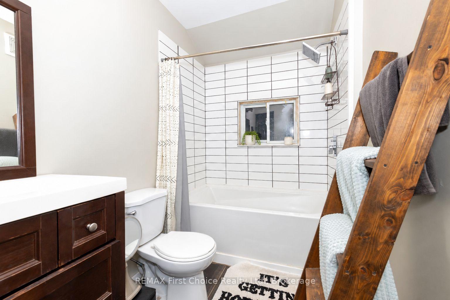 Photo 10 of 84 Penfold Street, Thunder Bay, Shuniah — HOMEH