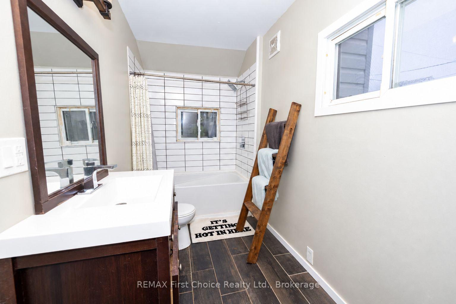 Photo 11 of 84 Penfold Street, Thunder Bay, Shuniah — HOMEH