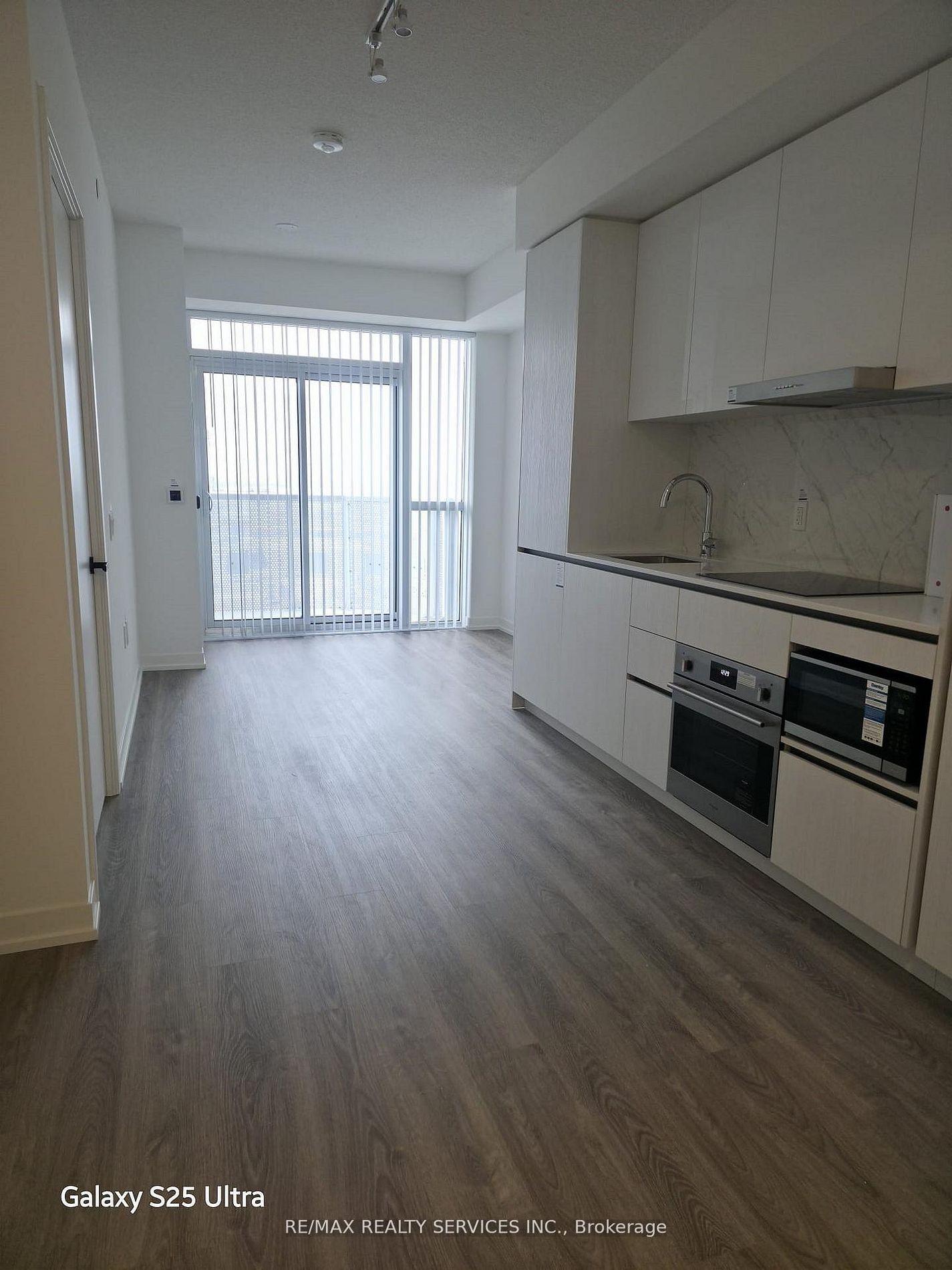 Photo 3 of Unit 1708, 8 Interchange Way, Vaughan, Vaughan Corporate Centre — HOMEH