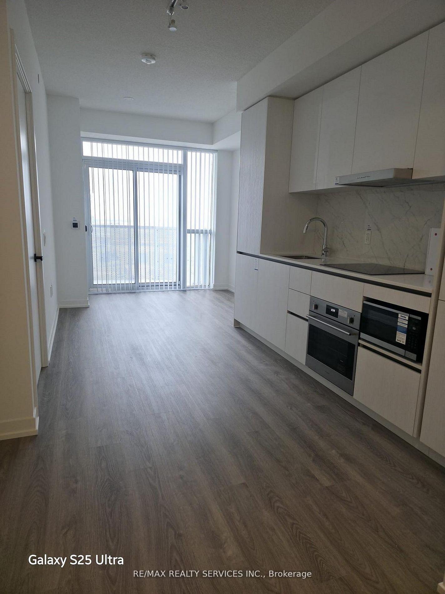 Photo 4 of Unit 1708, 8 Interchange Way, Vaughan, Vaughan Corporate Centre — HOMEH
