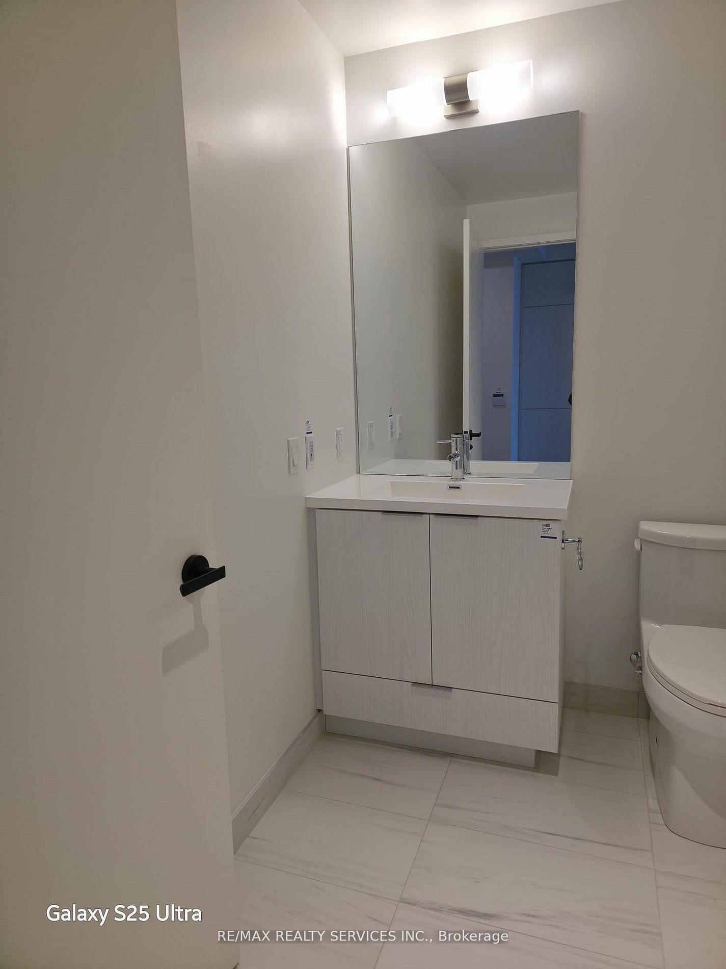Photo 5 of Unit 1708, 8 Interchange Way, Vaughan, Vaughan Corporate Centre — HOMEH