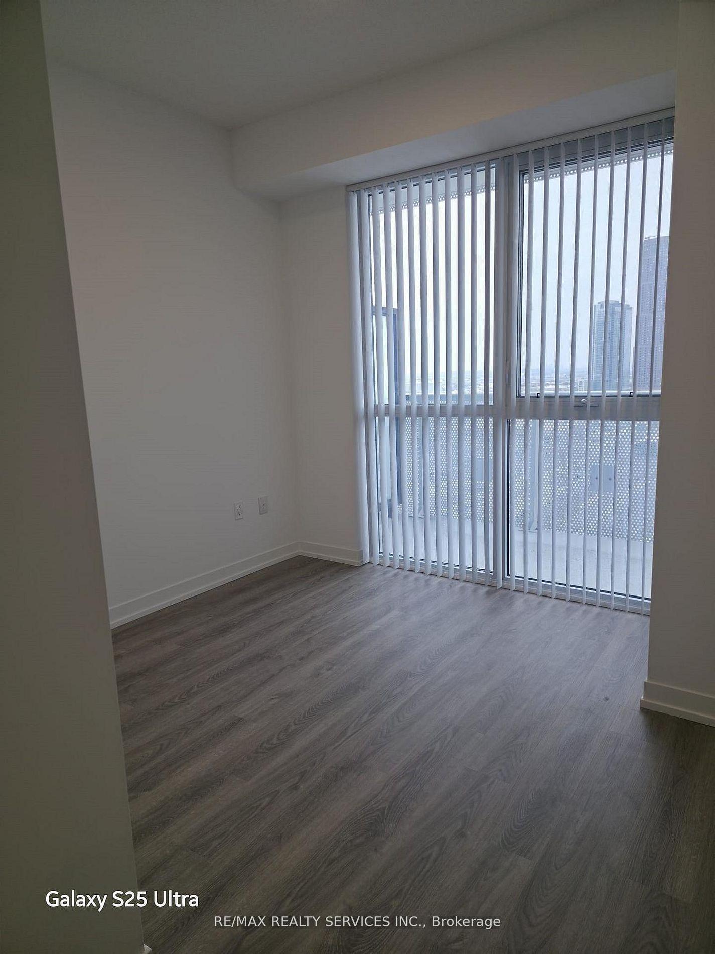 Photo 9 of Unit 1708, 8 Interchange Way, Vaughan, Vaughan Corporate Centre — HOMEH