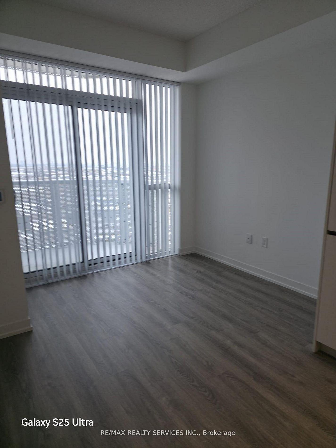 Photo 10 of Unit 1708, 8 Interchange Way, Vaughan, Vaughan Corporate Centre — HOMEH