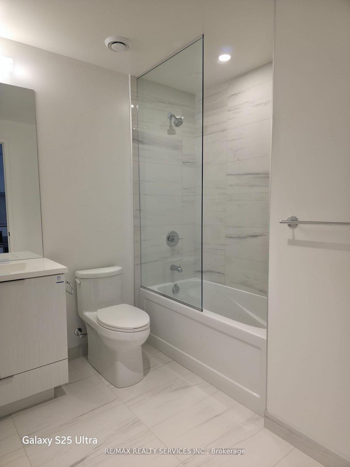 Photo 13 of Unit 1708, 8 Interchange Way, Vaughan, Vaughan Corporate Centre — HOMEH