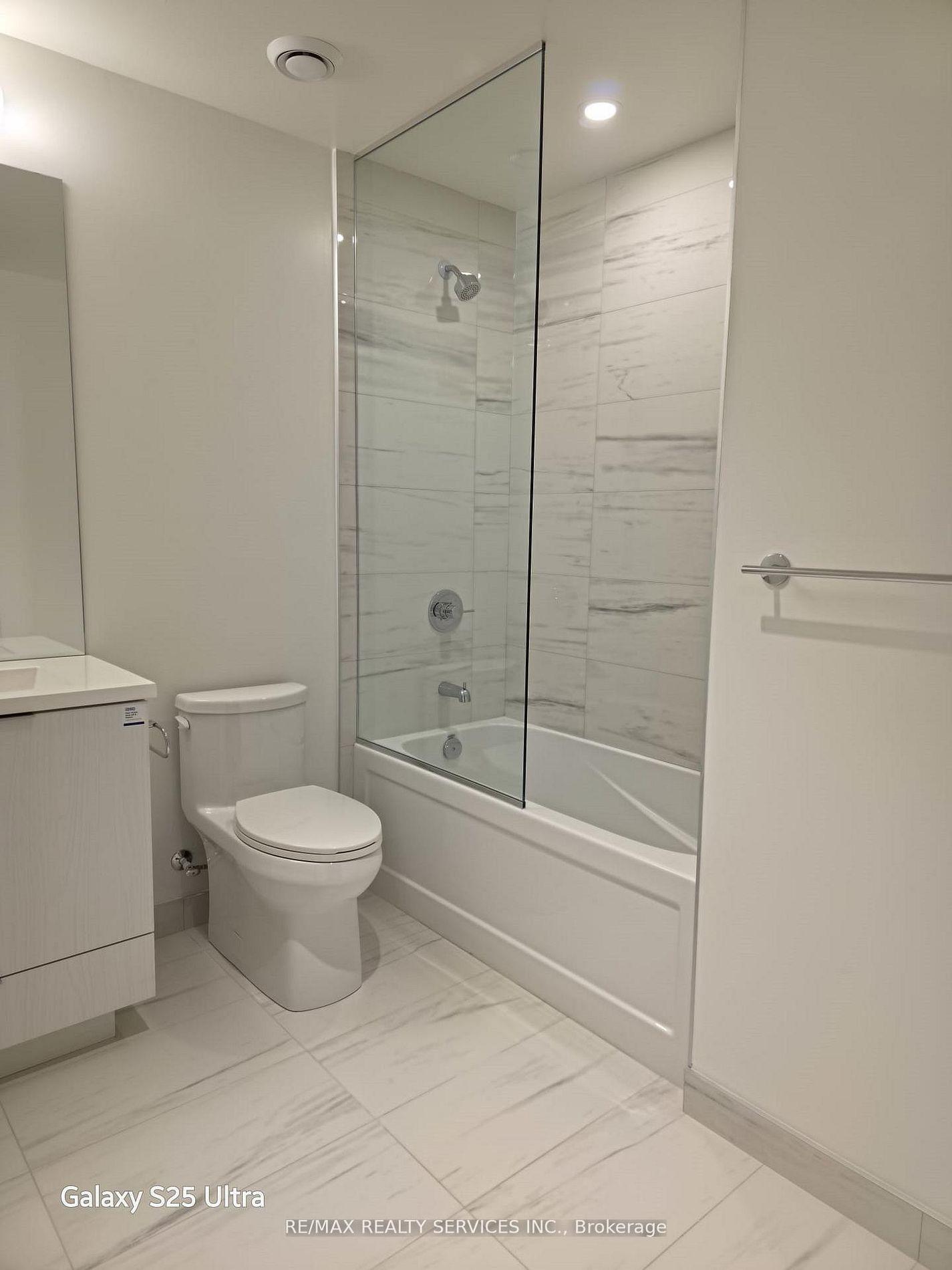 Photo 14 of Unit 1708, 8 Interchange Way, Vaughan, Vaughan Corporate Centre — HOMEH