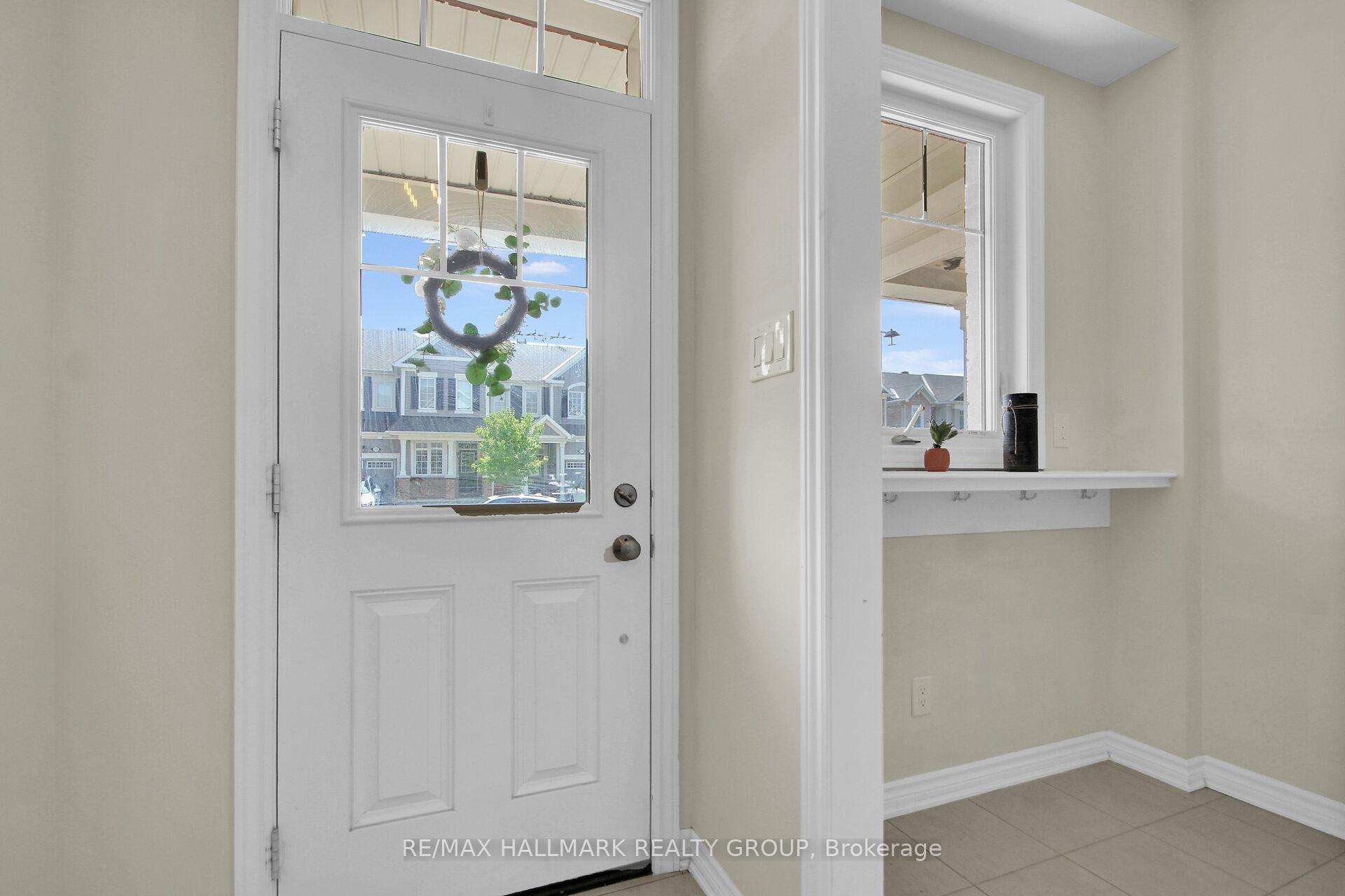 Photo 4 of 207 Willow Aster Circle, Ottawa, Avalon West — HOMEH