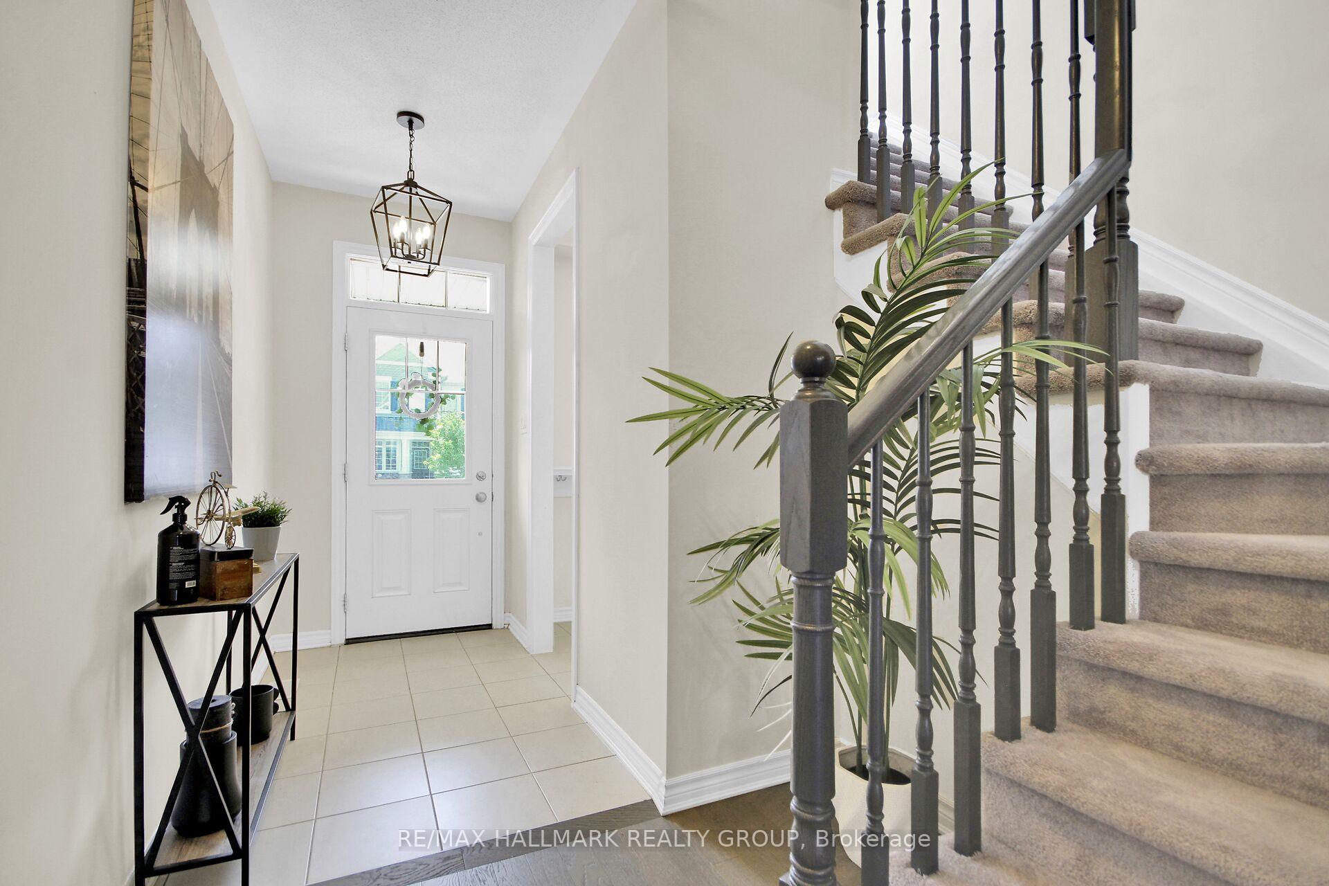 Photo 5 of 207 Willow Aster Circle, Ottawa, Avalon West — HOMEH