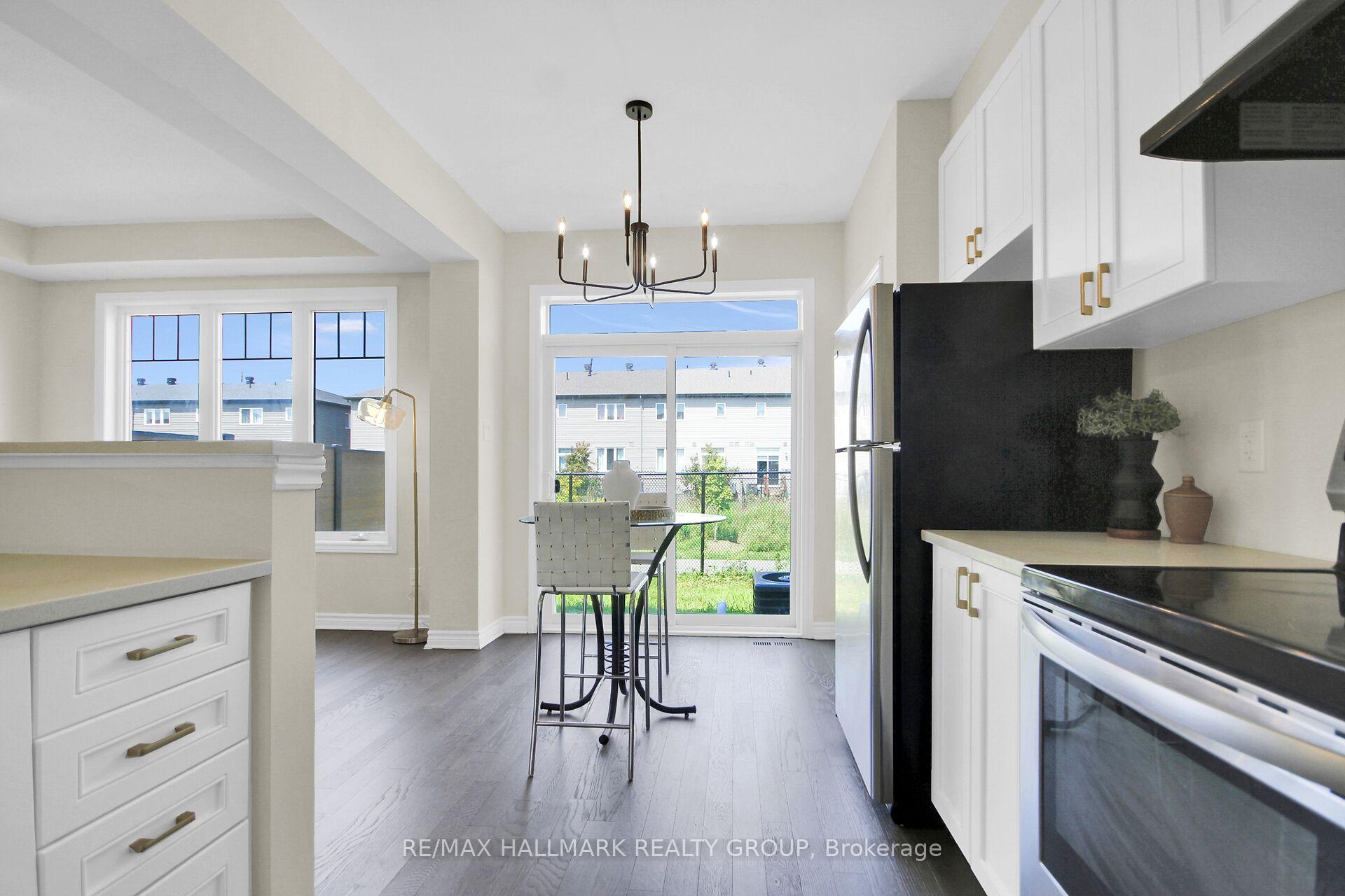 Photo 20 of 207 Willow Aster Circle, Ottawa, Avalon West — HOMEH