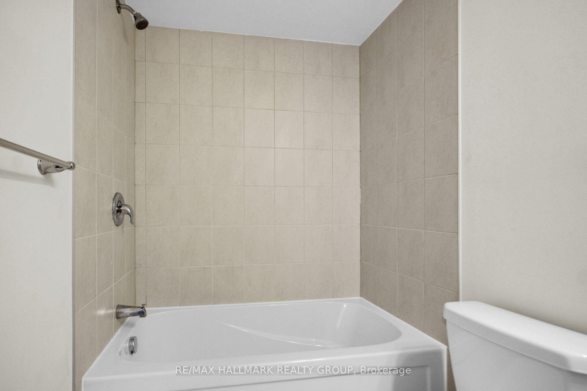 Photo 37 of 207 Willow Aster Circle, Ottawa, Avalon West — HOMEH