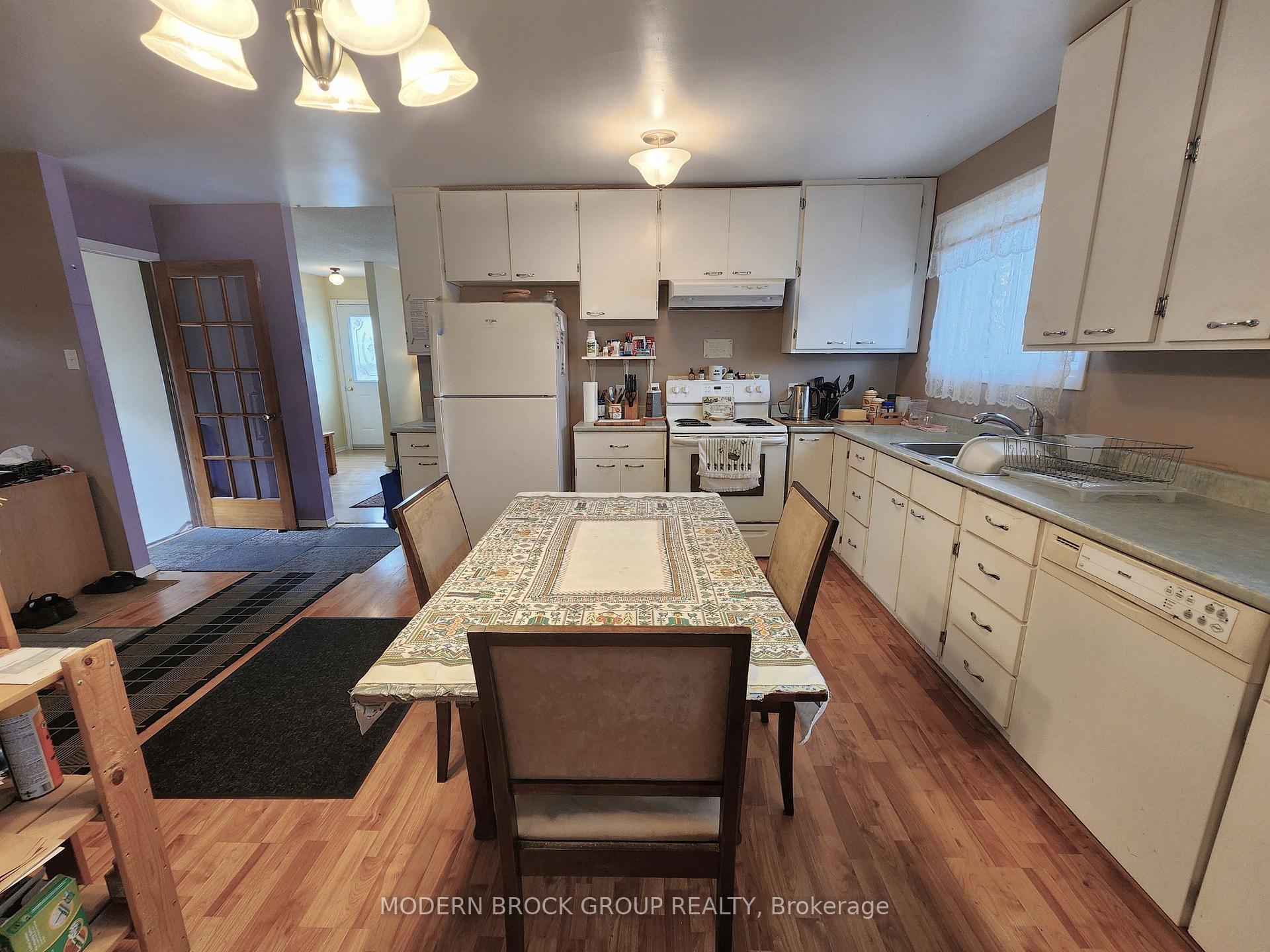 Photo 10 of 944 Mackenzie Road, Prescott, Prescott — HOMEH