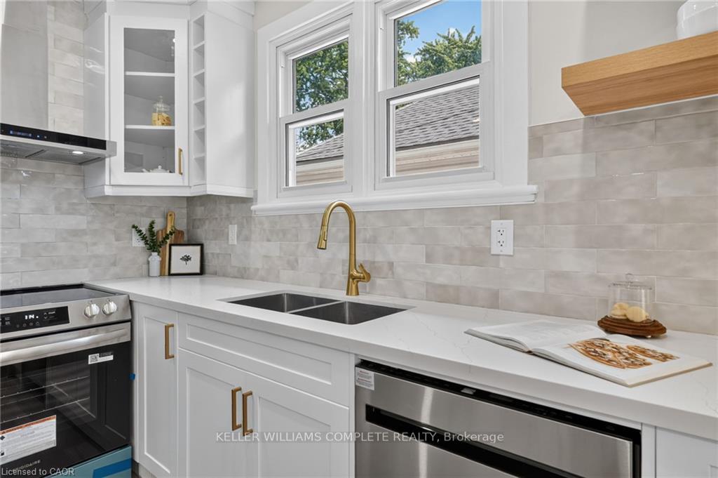 Photo 11 of 43 Brucedale Avenue E, Hamilton, Centremount — HOMEH