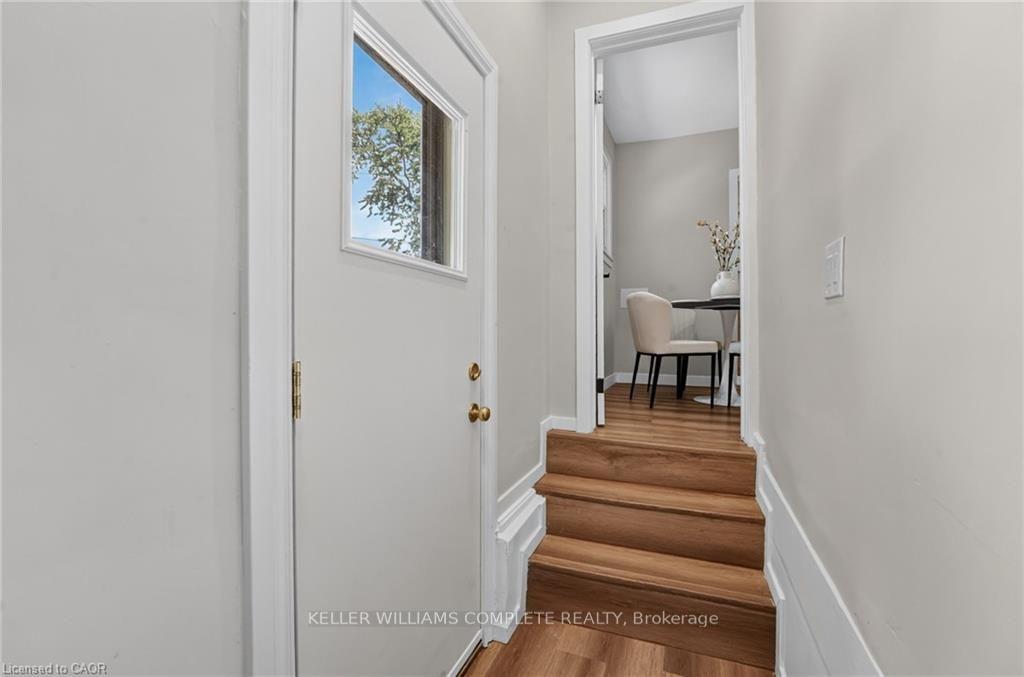 Photo 22 of 43 Brucedale Avenue E, Hamilton, Centremount — HOMEH