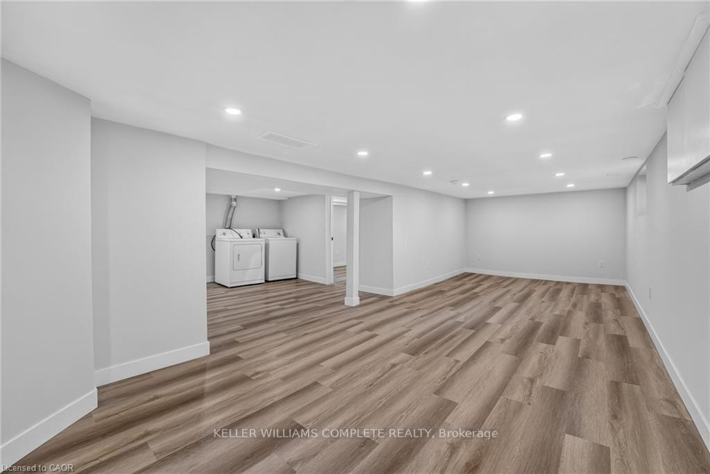 Photo 23 of 43 Brucedale Avenue E, Hamilton, Centremount — HOMEH