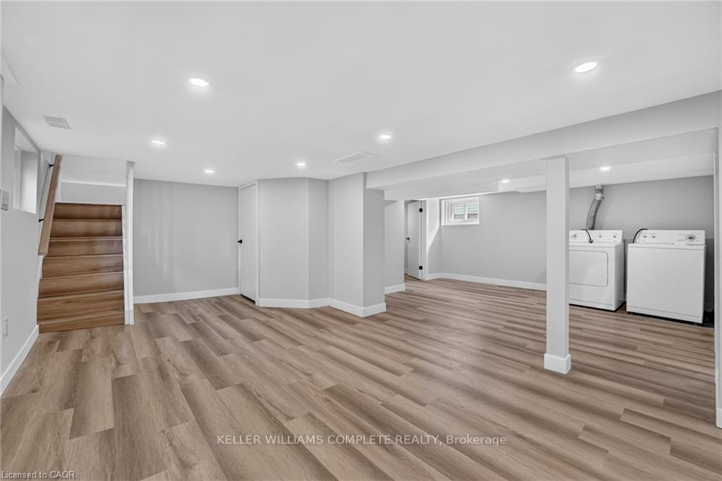 Photo 24 of 43 Brucedale Avenue E, Hamilton, Centremount — HOMEH