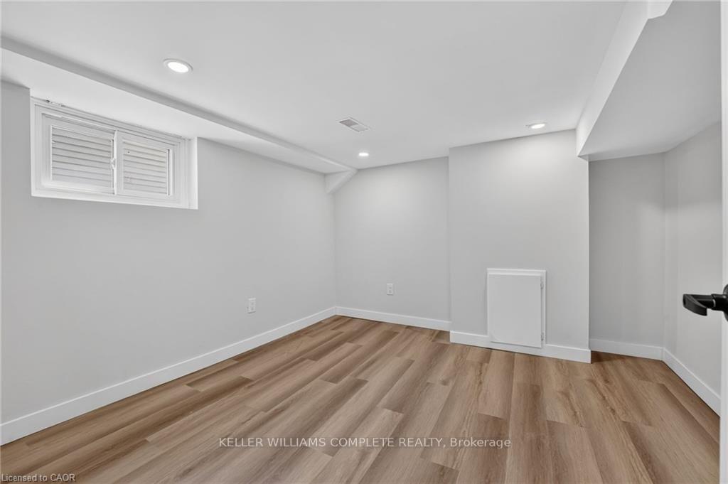 Photo 26 of 43 Brucedale Avenue E, Hamilton, Centremount — HOMEH
