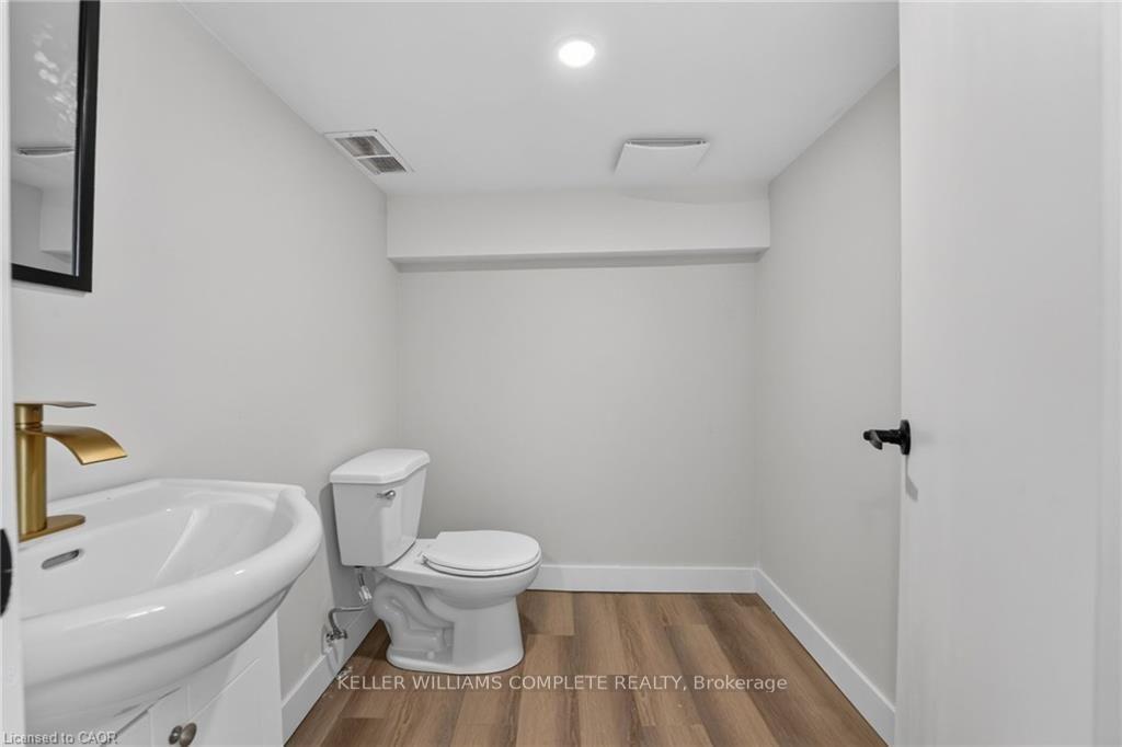 Photo 28 of 43 Brucedale Avenue E, Hamilton, Centremount — HOMEH