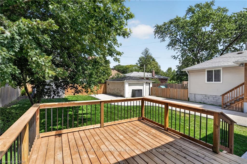 Photo 32 of 43 Brucedale Avenue E, Hamilton, Centremount — HOMEH