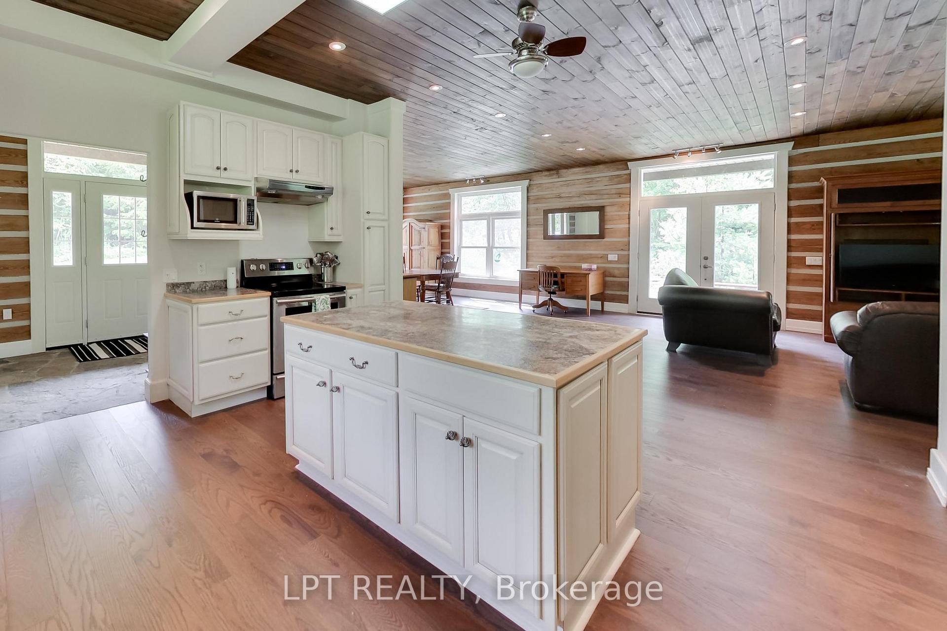 Photo 12 of 1039 Ben Lake Road E, Gravenhurst, Ryde — HOMEH