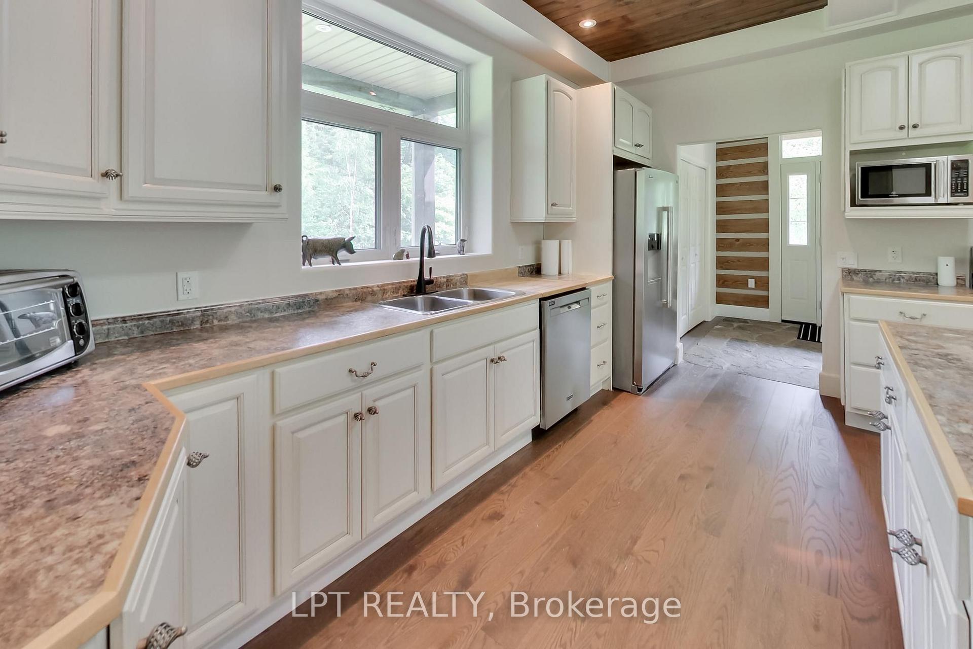 Photo 13 of 1039 Ben Lake Road E, Gravenhurst, Ryde — HOMEH