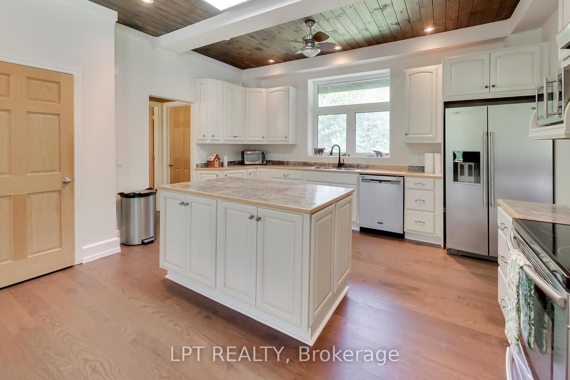 Photo 15 of 1039 Ben Lake Road E, Gravenhurst, Ryde — HOMEH