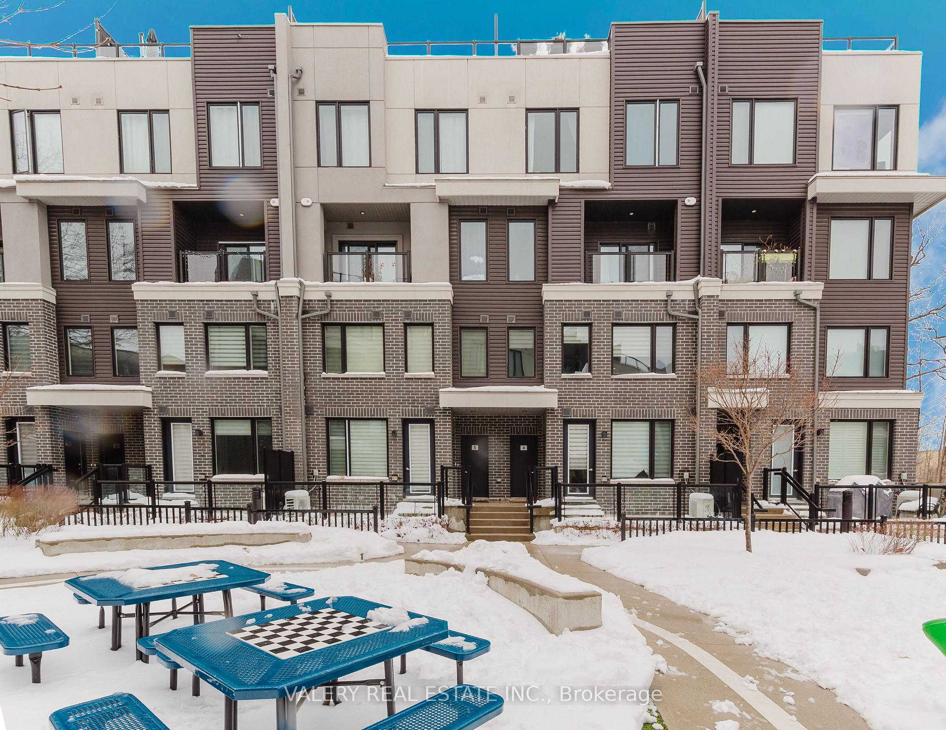 Photo 2 of Unit 16, 3492 Widdicombe Way, Mississauga, Erin Mills — HOMEH