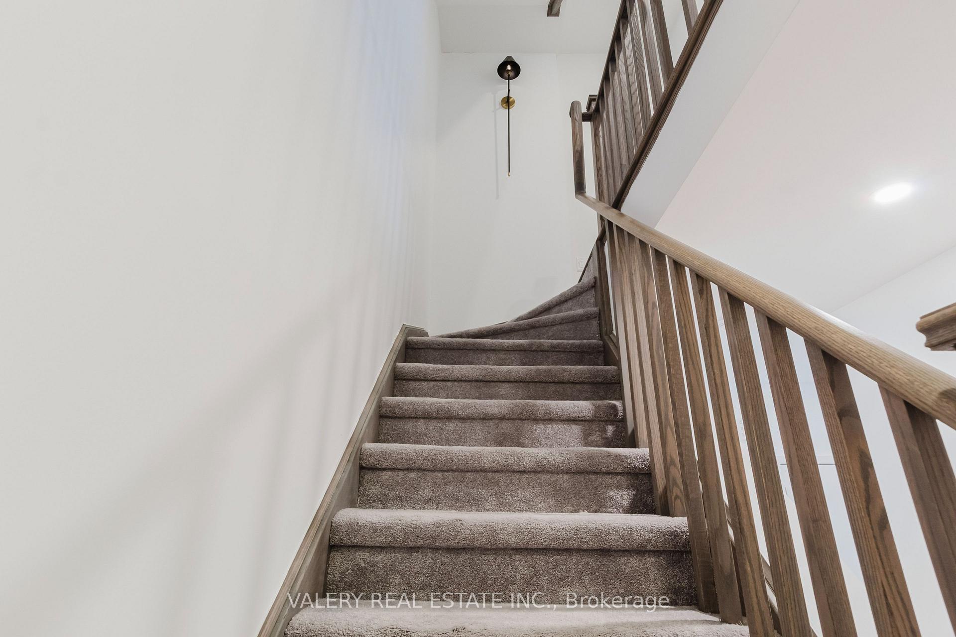 Photo 16 of Unit 16, 3492 Widdicombe Way, Mississauga, Erin Mills — HOMEH
