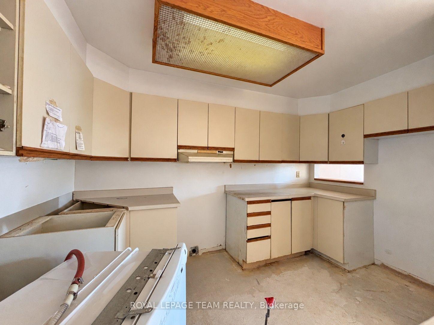 Photo 10 of Unit 201, 455 Canteval Terrace, Ottawa, Fallingbrook/Pineridge — HOMEH