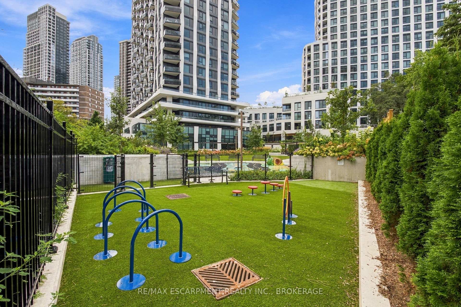 Photo 34 of Unit 2010, 60 Central Park Road Way, Etobicoke, Islington-City Centre West — HOMEH