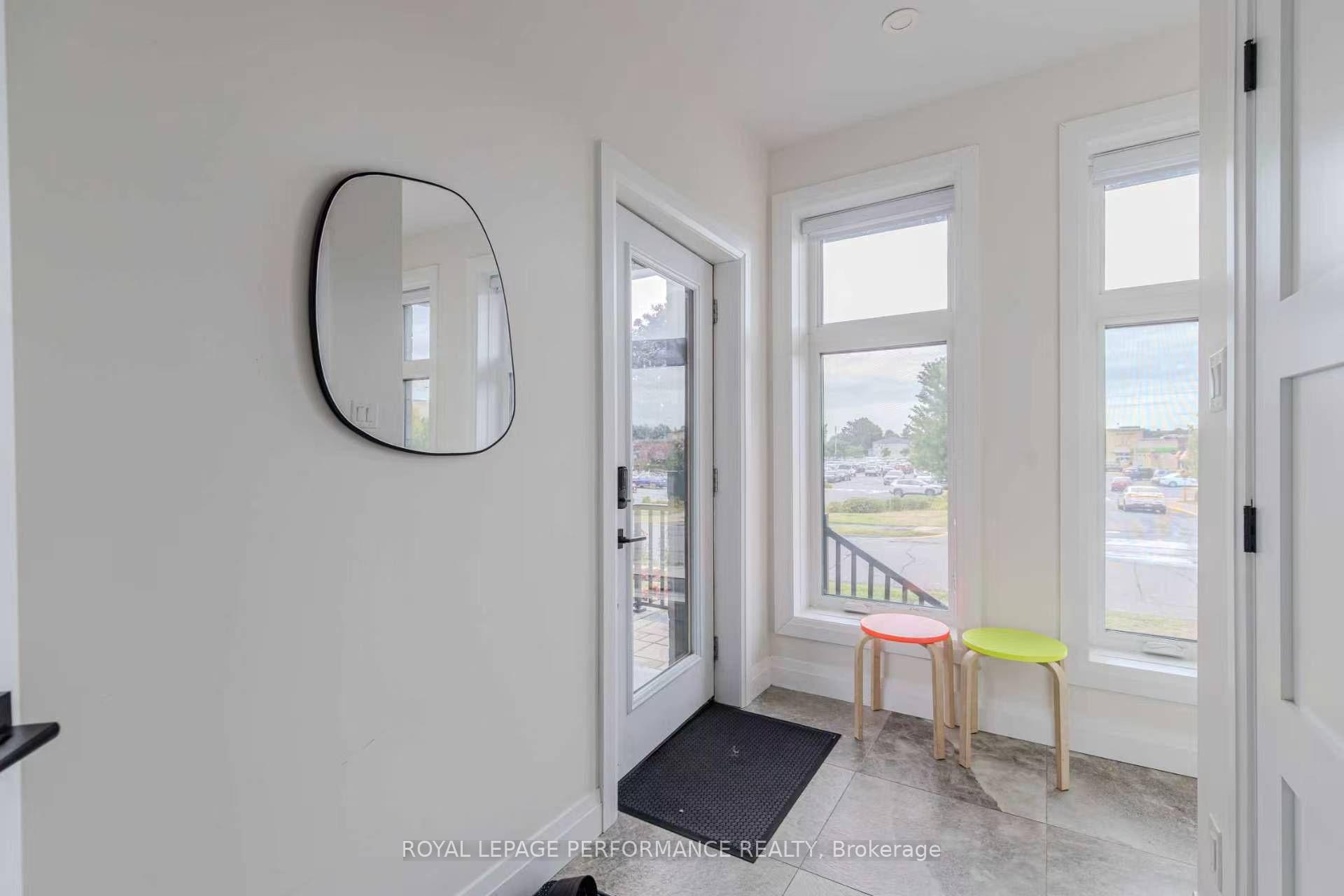 Photo 3 of Unit Unit B, 819 Aaron Avenue, Ottawa, McKellar Heights/Glabar Park — HOMEH