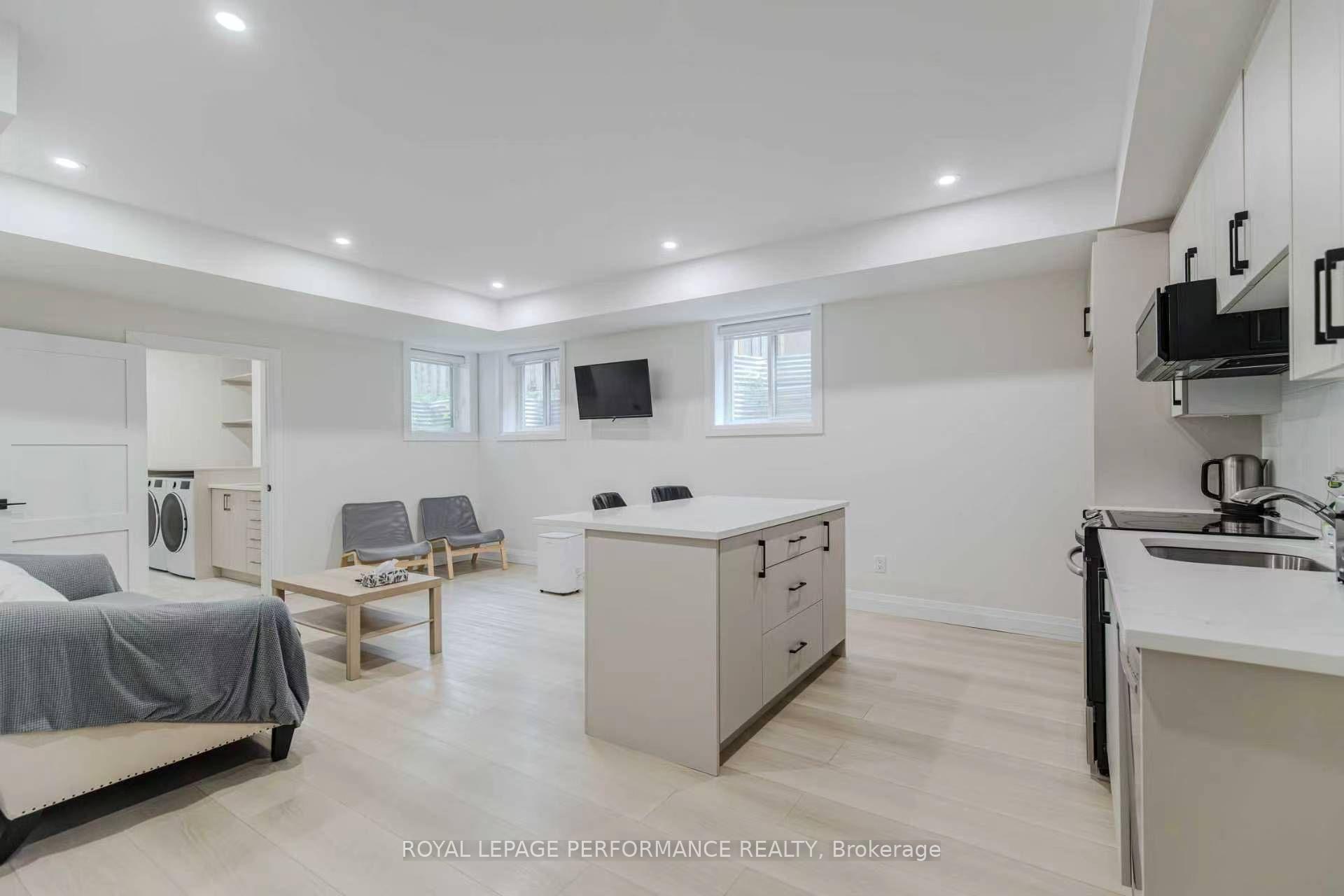 Photo 6 of Unit Unit B, 819 Aaron Avenue, Ottawa, McKellar Heights/Glabar Park — HOMEH