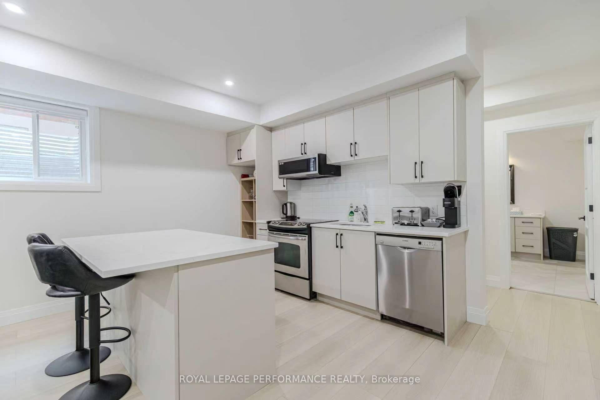 Photo 7 of Unit Unit B, 819 Aaron Avenue, Ottawa, McKellar Heights/Glabar Park — HOMEH