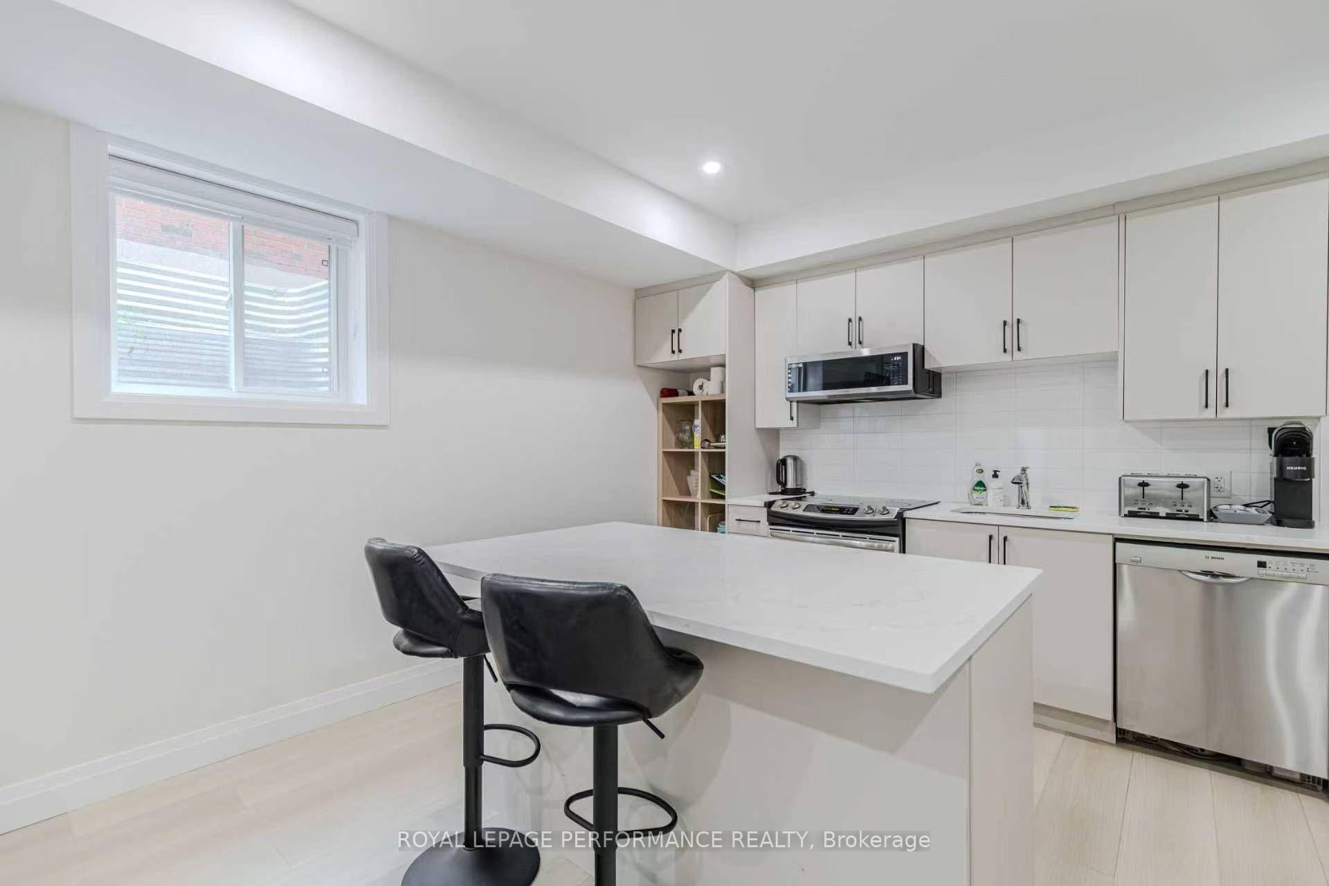 Photo 8 of Unit Unit B, 819 Aaron Avenue, Ottawa, McKellar Heights/Glabar Park — HOMEH