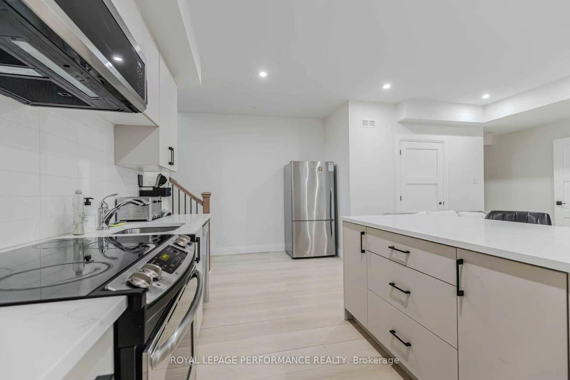 Photo 10 of Unit Unit B, 819 Aaron Avenue, Ottawa, McKellar Heights/Glabar Park — HOMEH