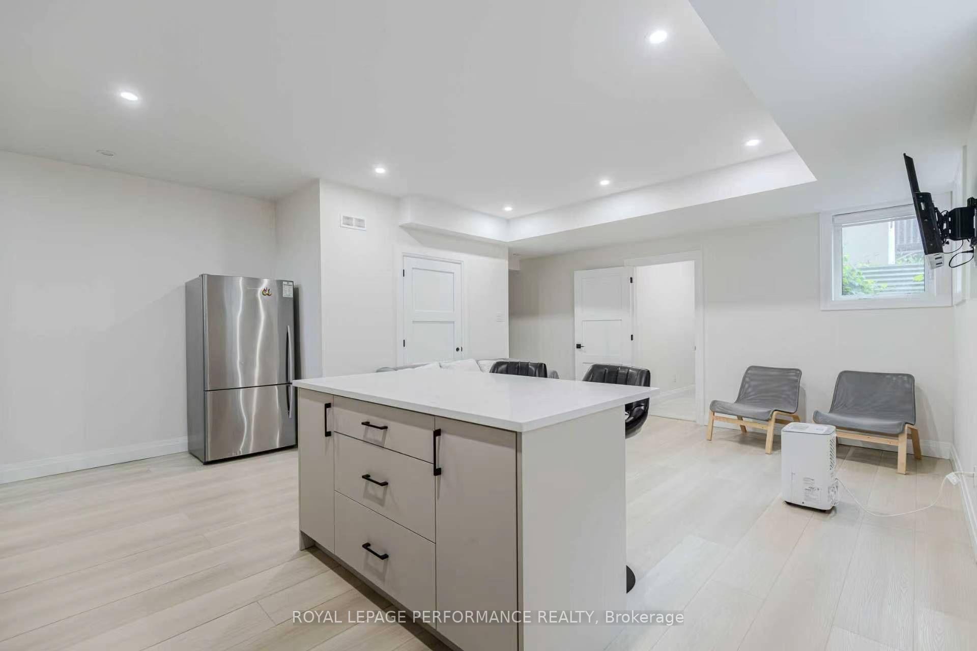 Photo 11 of Unit Unit B, 819 Aaron Avenue, Ottawa, McKellar Heights/Glabar Park — HOMEH